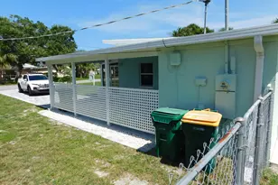 9896 Pine St, Sebastian, FL 32976 - Photo 10