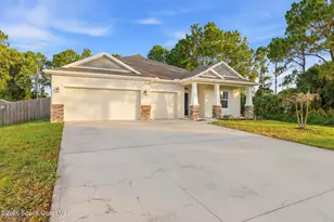 242 Heritage St SW, Palm Bay, FL 32908 - Photo 2