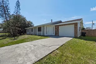 428 Trumpet St SW, Palm Bay, FL 32908 - Photo 2