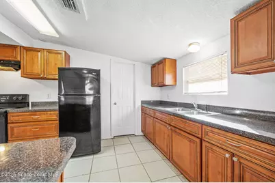 907 Espanola Way, Melbourne, FL 32901 - Photo 10