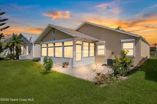 910 Cross Lake Dr, Melbourne, FL 32901 - Photo 2