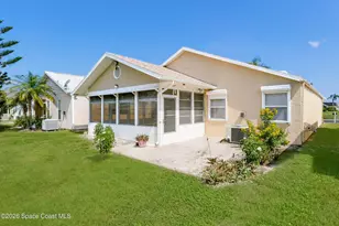 910 Cross Lake Dr, Melbourne, FL 32901 - Photo 2