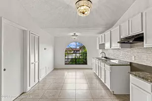 380 Emerson Dr NW, Palm Bay, FL 32907 - Photo 14