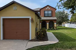 745 Luminary Cir, Melbourne, FL 32901 - Photo 2