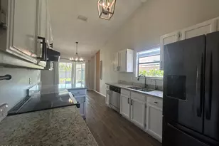 615 7 Gables Cir SE, Palm Bay, FL 32909 - Photo 4