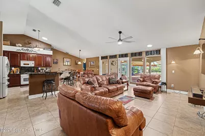 504 Lake Victoria Circle, Melbourne, FL 32940 - Photo 10