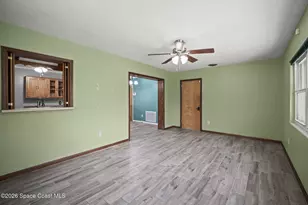 2414 Greenway Dr, Melbourne, FL 32901 - Photo 10