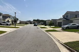 9730 Skydive Ct, Jacksonville, FL 32221 - Photo 4