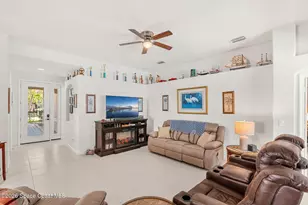 571 Gardendale Cir SE, Palm Bay, FL 32909 - Photo 10