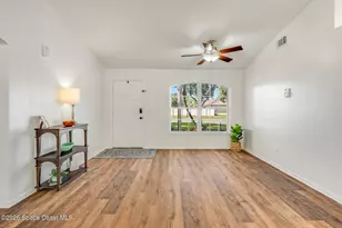 883 Del Mar Cir, West Melbourne, FL 32904 - Photo 2