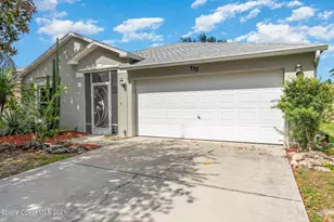470 Wickham Lakes Dr, Melbourne, FL 32940 - Photo 2