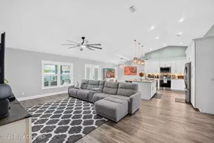 564 Hammond St SW, Palm Bay, FL 32908 - Photo 12