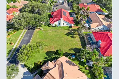 565 Newport Drive, Indialantic, FL 32903 - Photo 1
