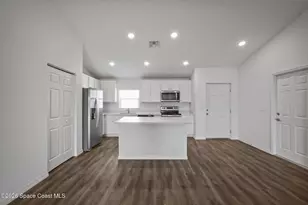 927 Tacaro Ave SE, Palm Bay, FL 32909 - Photo 10