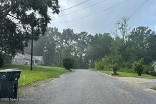 1013 Rachel Cir, Cantonment, FL 32533 - Photo 4