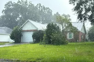 1013 Rachel Cir, Cantonment, FL 32533 - Photo 2