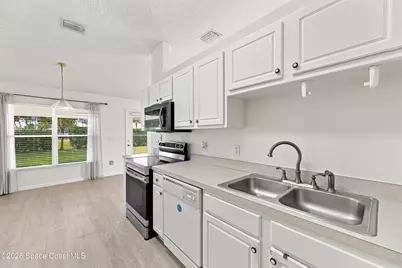 1381 Olde Bailey Lane, Melbourne, FL 32904 - Photo 6