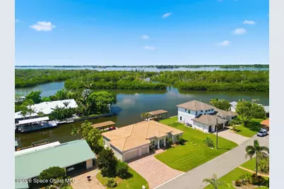 411 Hiawatha Way, Melbourne Beach, FL 32951 - Photo 1