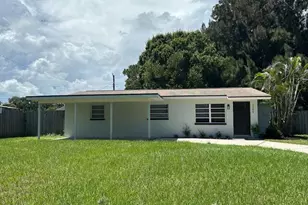 1506 Sea Breeze Ln, Melbourne, FL 32935 - Photo 1