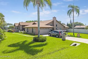 3116 Fairview Dr, Melbourne, FL 32934 - Photo 2