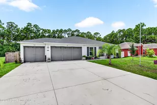 546 Ocean Spray Street SW, Palm Bay, FL 32908 - Photo 2