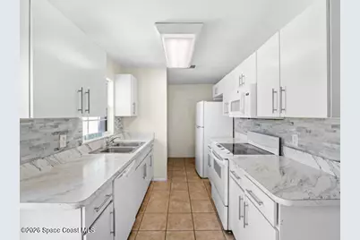 121 Franklyn Ave Avenue #East, Indialantic, FL 32903 - Photo 6