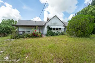 6715 Whispering Pines Ln, Grant-Valkaria, FL 32949 - Photo 4