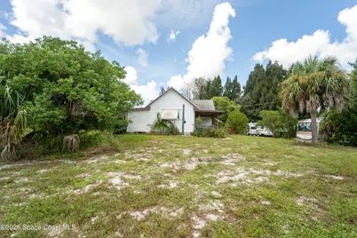 6715 Whispering Pines Lane, Grant-Valkaria, FL 32949 - Photo 10