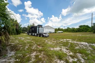 6715 Whispering Pines Ln, Grant-Valkaria, FL 32949 - Photo 8