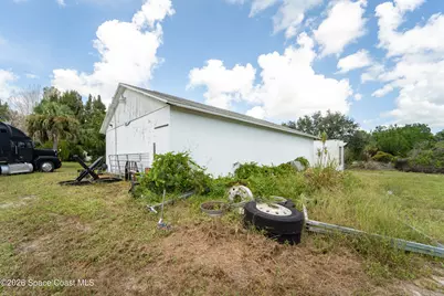 6715 Whispering Pines Lane, Grant-Valkaria, FL 32949 - Photo 12