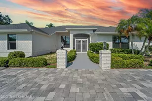 8710 Lake Ridge Dr, Grant-Valkaria, FL 32909 - Photo 2