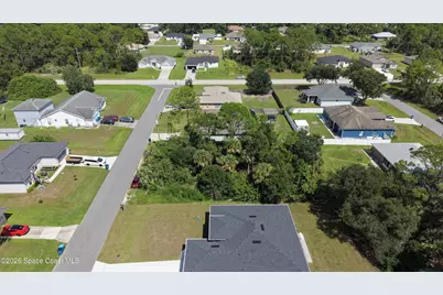 582 Poplar Street SE, Palm Bay, FL 32909 - Photo 6