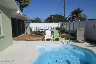3615 Oxford Dr W, Bradenton, FL 34207 - Photo 2
