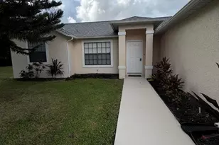 1460 Heartwellville St NW, Palm Bay, FL 32907 - Photo 2