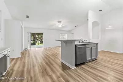 133 Hilton Avenue NW, Palm Bay, FL 32907 - Photo 6