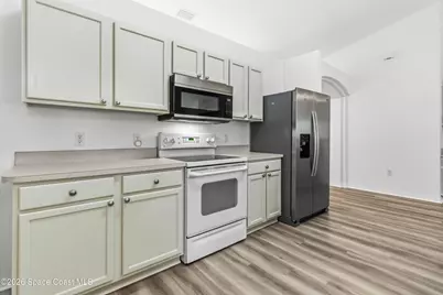 133 Hilton Avenue NW, Palm Bay, FL 32907 - Photo 10