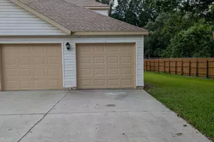 9025 Manchester Ln, West Melbourne, FL 32904 - Photo 10
