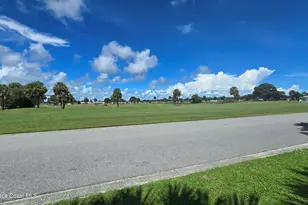 1471 Barefoot Cir, Barefoot Bay, FL 32976 - Photo 2