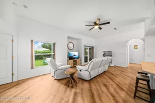 2044 Buescher Hill St, Melbourne, FL 32935 - Photo 2