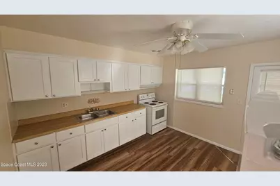 644 Wisteria Drive, Melbourne, FL 32901 - Photo 4