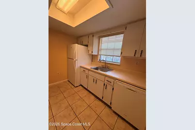 248 Berkshire Lane, Melbourne, FL 32935 - Photo 6