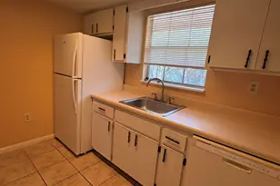 248 Berkshire Ln, Melbourne, FL 32935 - Photo 6