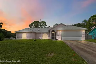 997 Hood St NW, Palm Bay, FL 32907 - Photo 2
