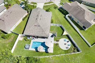 2490 Snapdragon Dr NW, Palm Bay, FL 32907 - Photo 2