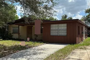 4223 E Sandalwood Cir S, Tampa, FL 33617 - Photo 2