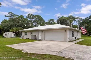 1911 Hurst Ct, Cocoa, FL 32926 - Photo 2