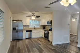 6731 Hibiscus Ave S, Saint Petersburg, FL 33705 - Photo 6