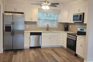 6731 Hibiscus Ave S, Saint Petersburg, FL 33705 - Photo 4
