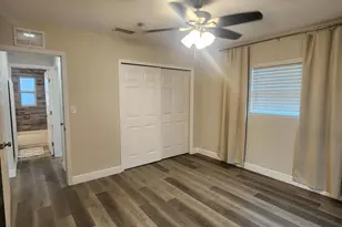 6731 Hibiscus Ave S, Saint Petersburg, FL 33705 - Photo 10