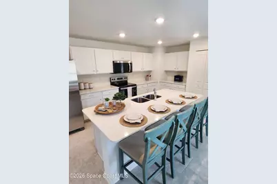 641 SW Richmond Circle SW, Palm Bay, FL 32908 - Photo 2